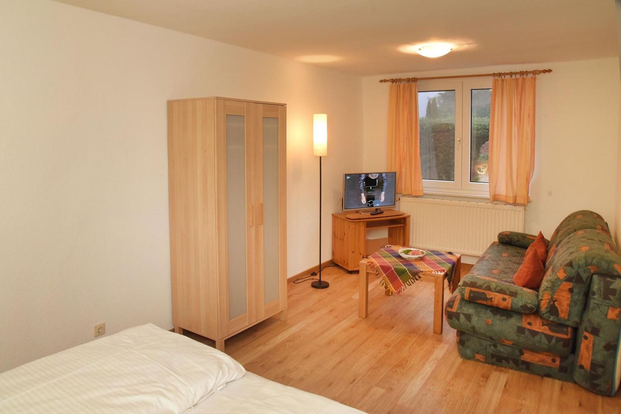 Thur Apartment *